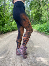 Load image into Gallery viewer, Serpens Leggings
