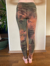 Load image into Gallery viewer, Seginus Leggings