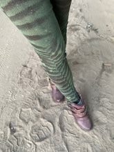 Load image into Gallery viewer, New Moon Leggings