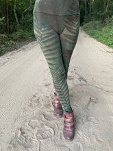 Load image into Gallery viewer, New Moon Leggings
