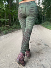 Load image into Gallery viewer, New Moon Leggings