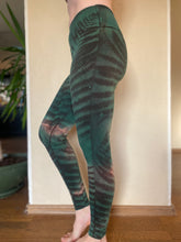 Load image into Gallery viewer, Villua Leggings