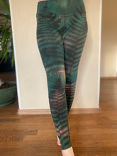 Load image into Gallery viewer, Villua Leggings