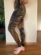 Load image into Gallery viewer, Pavo Leggings