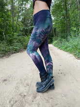 Load image into Gallery viewer, Aquilae Leggings