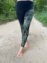 Load image into Gallery viewer, Cornflower Fern Leggings