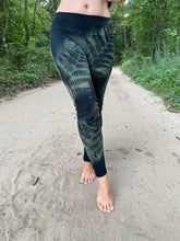 Load image into Gallery viewer, Ratri Leggings