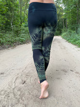 Load image into Gallery viewer, Ratri Leggings