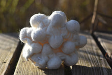 Load image into Gallery viewer, White Bubbly Portable Small Wool Lamp