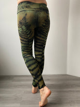 Load image into Gallery viewer, Betria Leggings