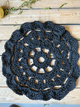 Load image into Gallery viewer, Dark Flower Crochet Rug