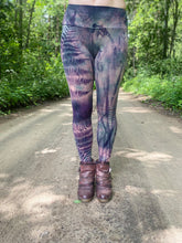 Load image into Gallery viewer, Lacerta Leggings
