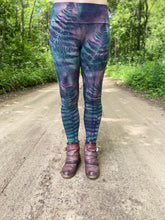 Load image into Gallery viewer, Pella Leggings
