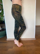 Load image into Gallery viewer, Aether Leggings
